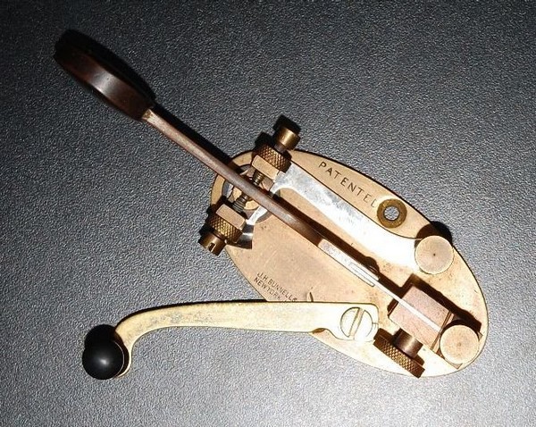 W4HEX Bunnell Double Speed Key, restored, click to enlarge picture.