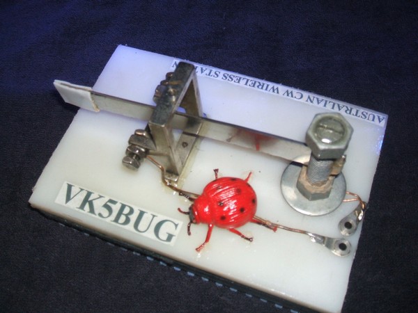 VK5BUG's homebrew cootie key #1, right view, click to enlarge picture. VK5BUG's homebrew cootie key #1, right view, click to enlarge picture.